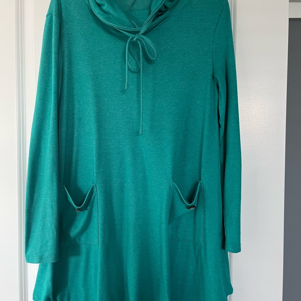 Green Long Sleeve Tunic with Pockets